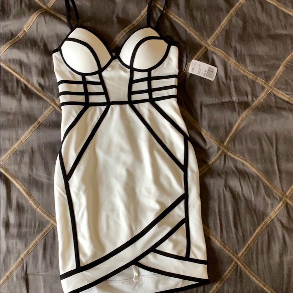 Forever 21 white and black mini dress